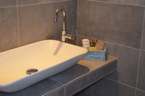 Grand suite bathroom